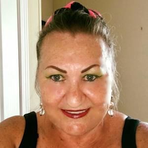 Meet your Posher, Ibolya